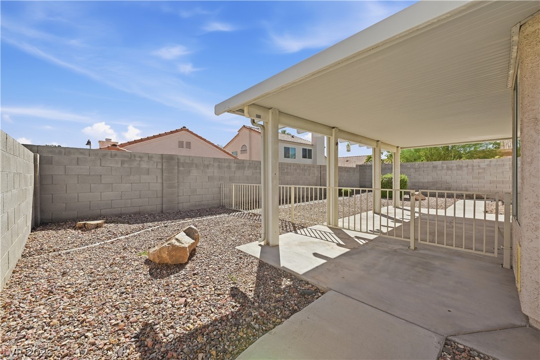 9817 Cross Creek Way Property Photo 28