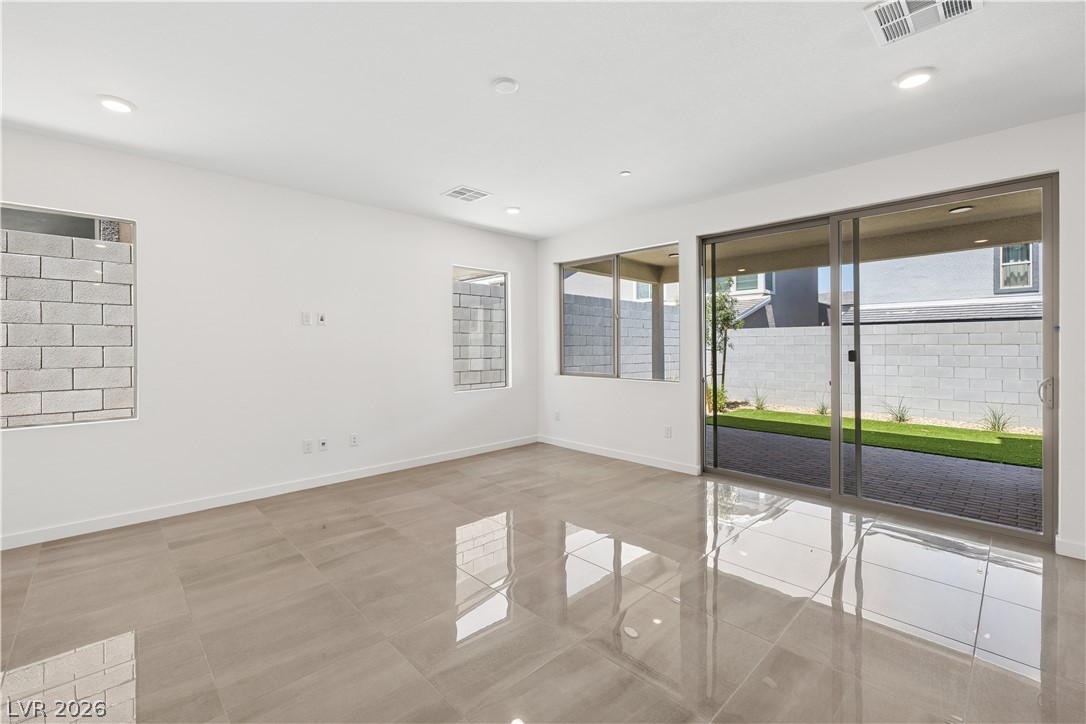 10456 Mountain Aster Avenue Property Photo 7