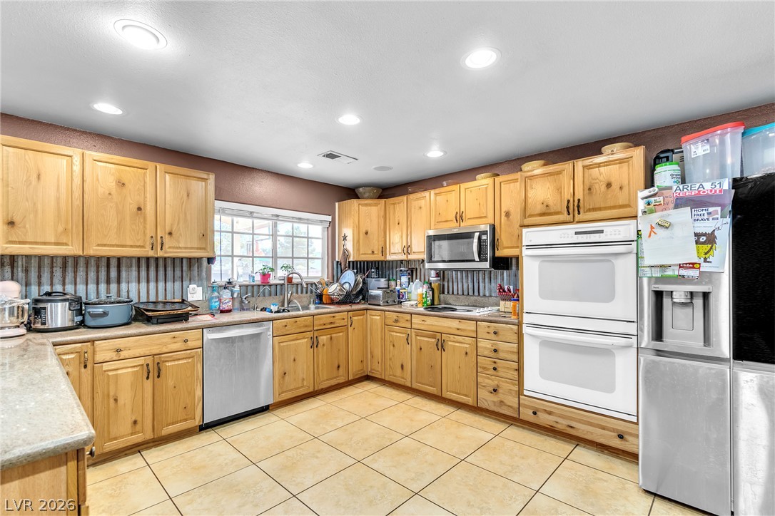 4041 Jory Trail Property Photo 18