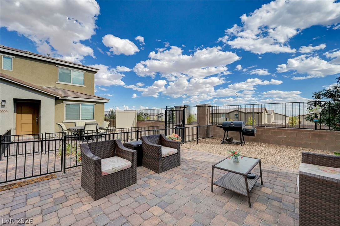 6804 Satin Silver Court Property Photo 5