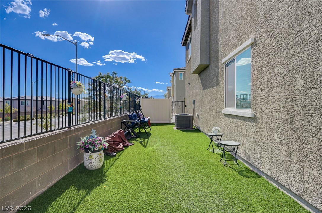 6804 Satin Silver Court Property Photo 7