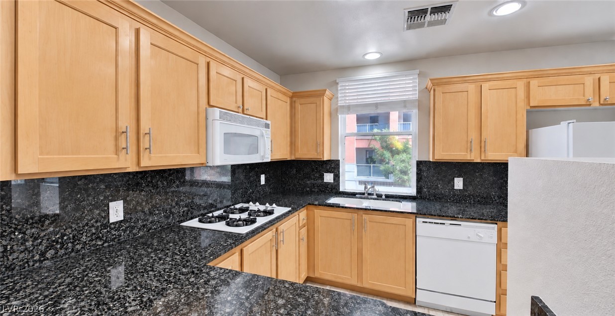 27 East Agate Avenue 202 Property Photo 6
