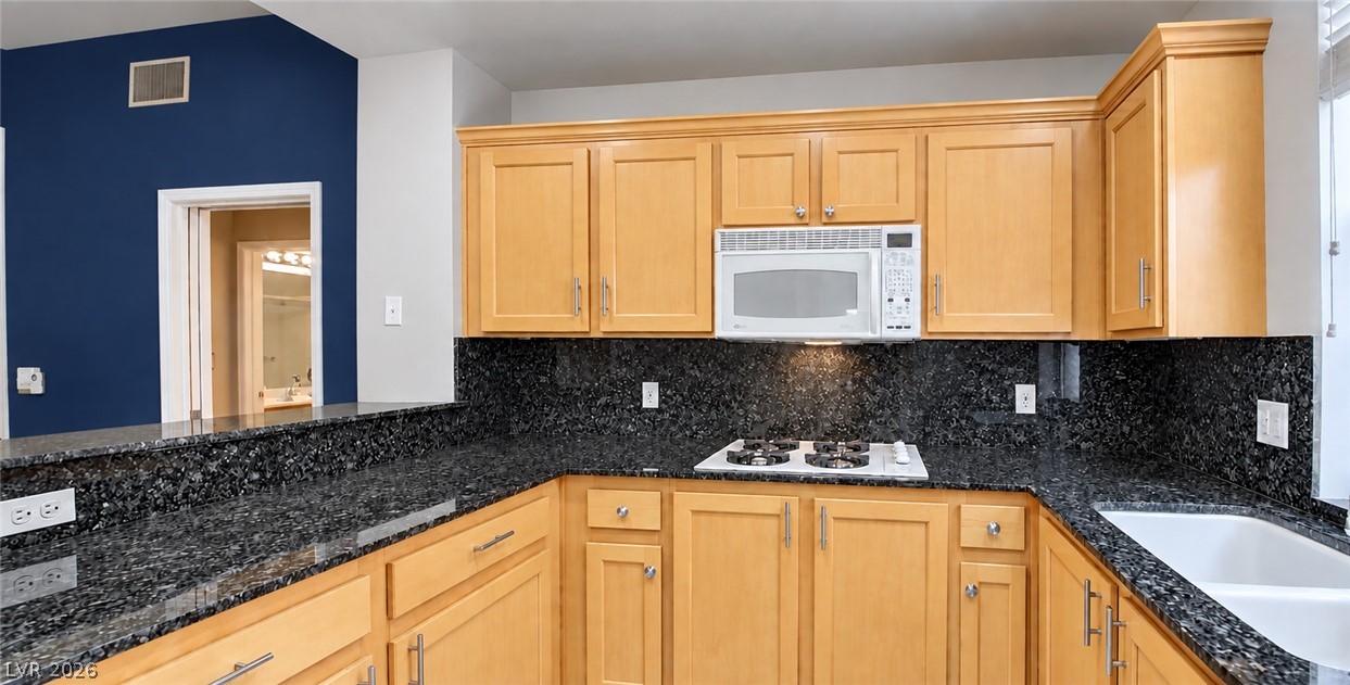 27 East Agate Avenue 202 Property Photo 8