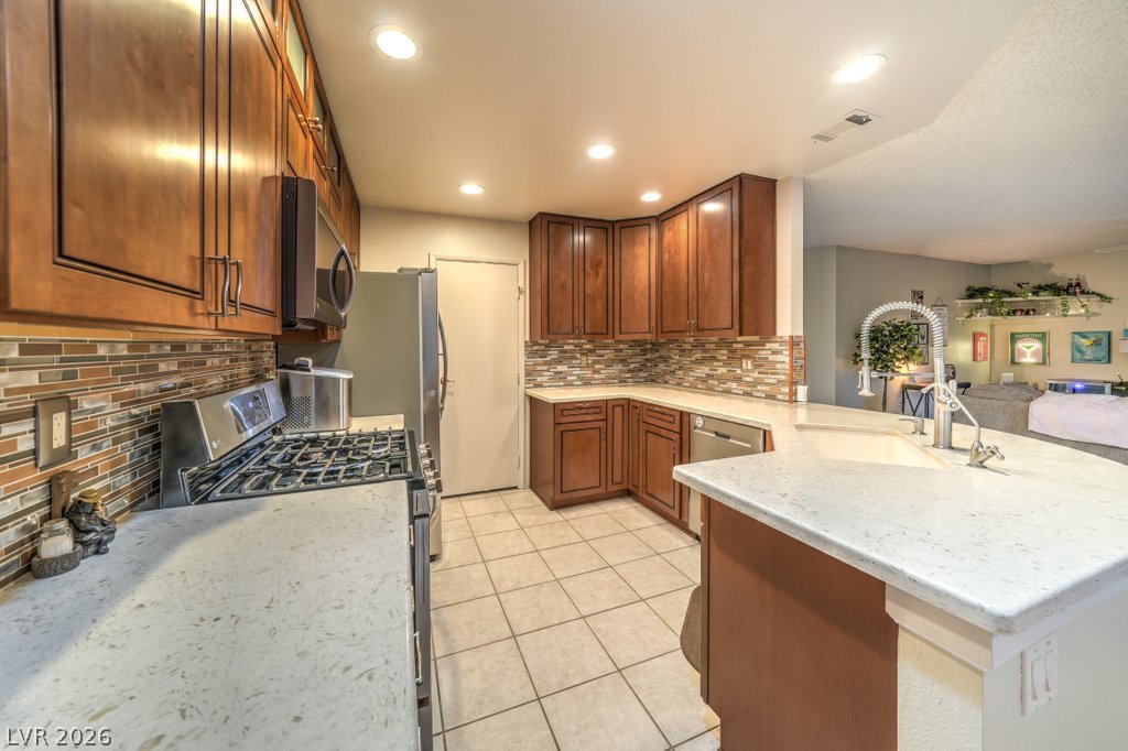 2812 Deep Water Circle Property Photo 9