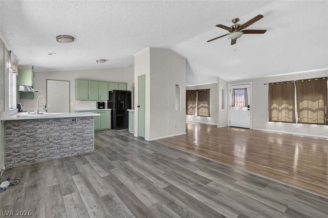 4460 Savoy Boulevard Property Photo 12
