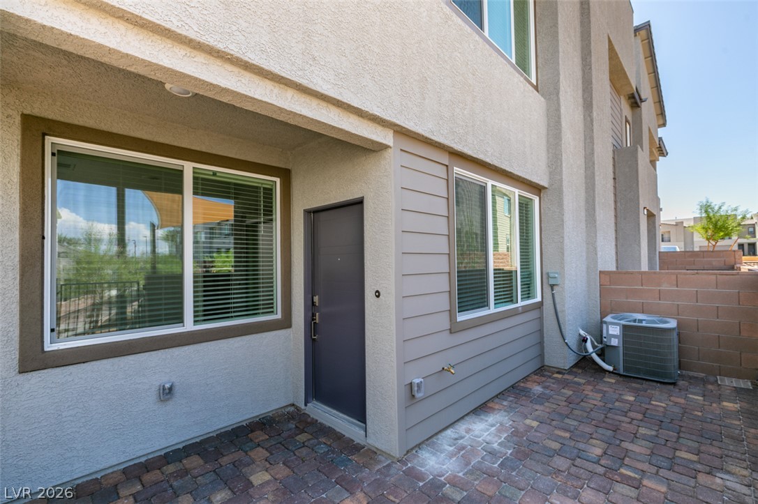 1031 Valeria Ridge Lane Property Photo 3
