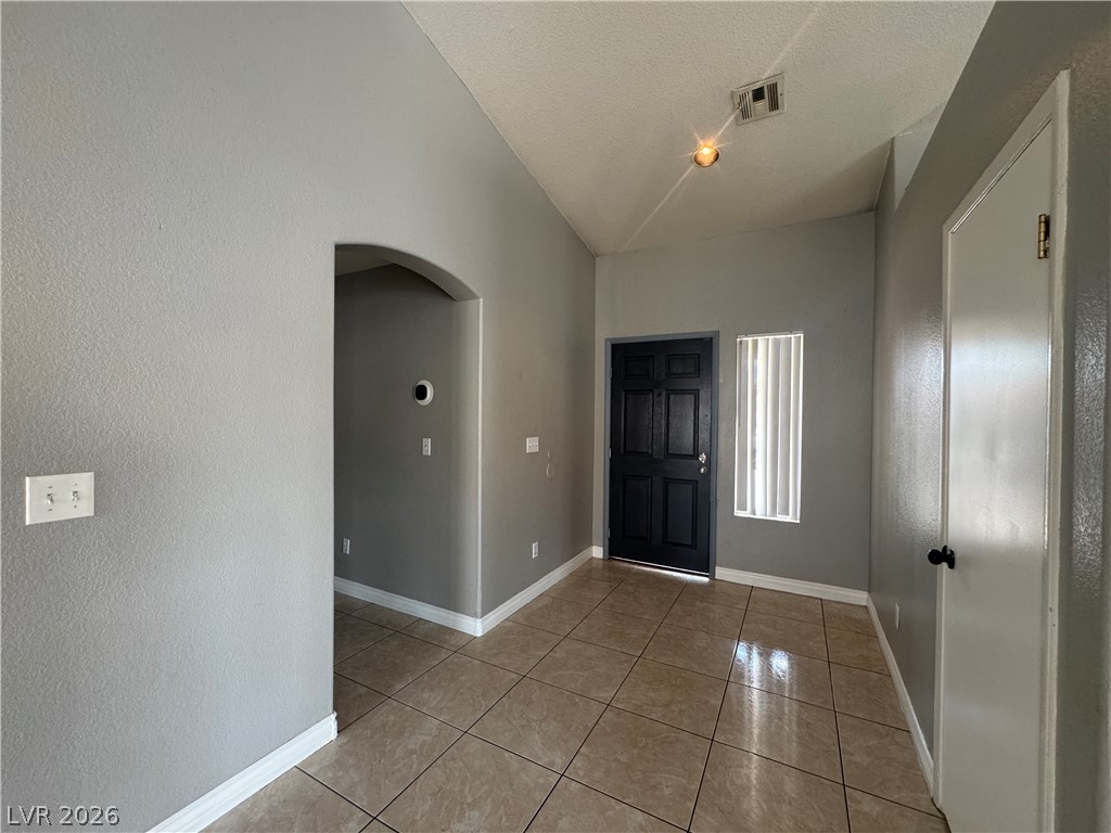 5033 Vista Del Rancho Way Property Photo 2