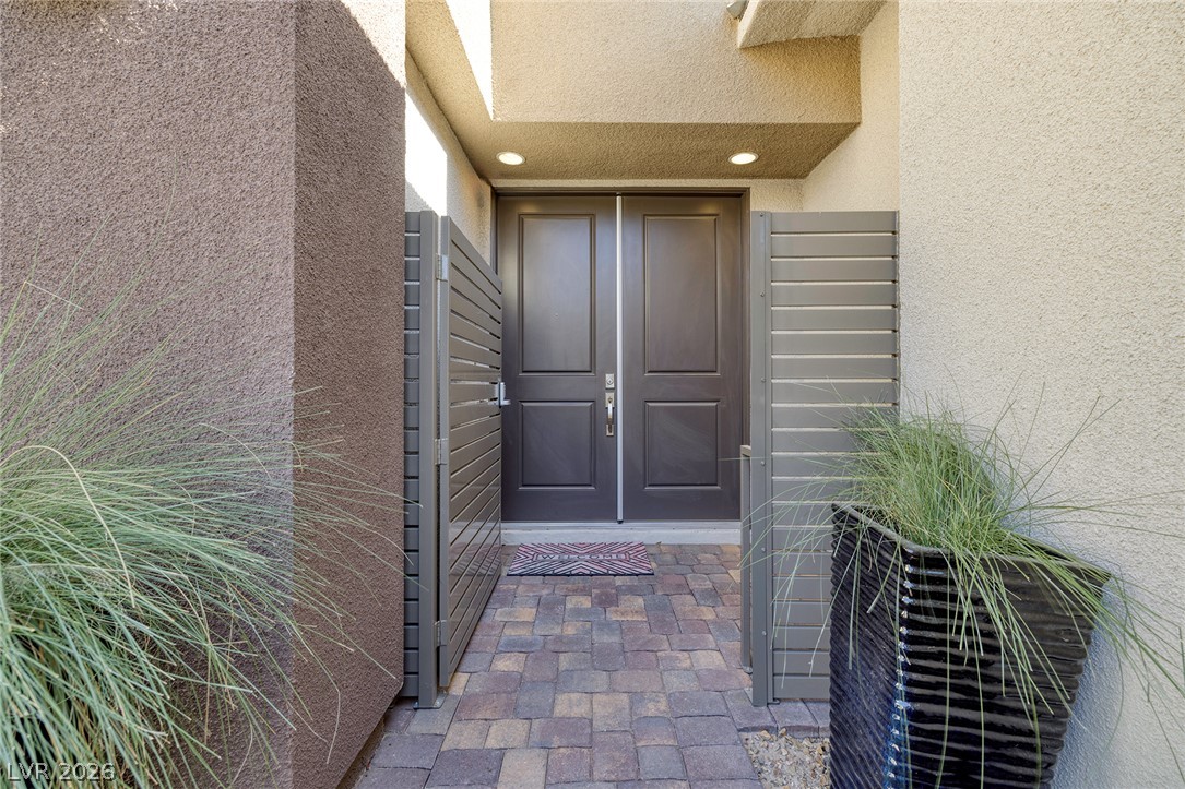 12 Hilltop Crest Street Property Photo 8