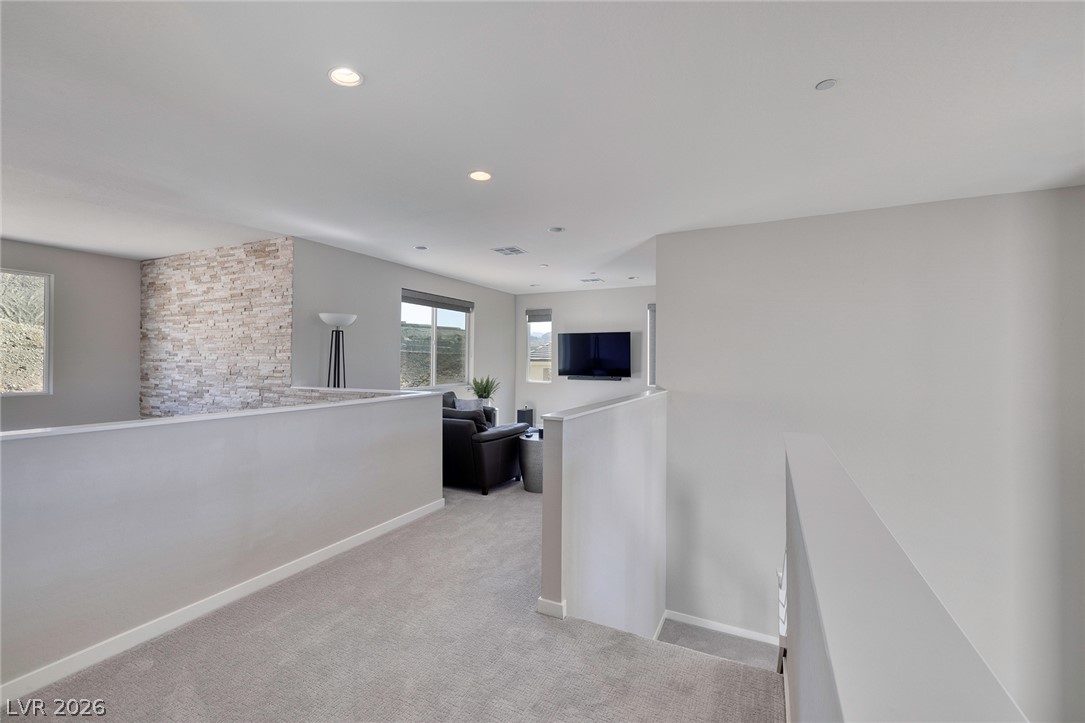 12 Hilltop Crest Street Property Photo 33