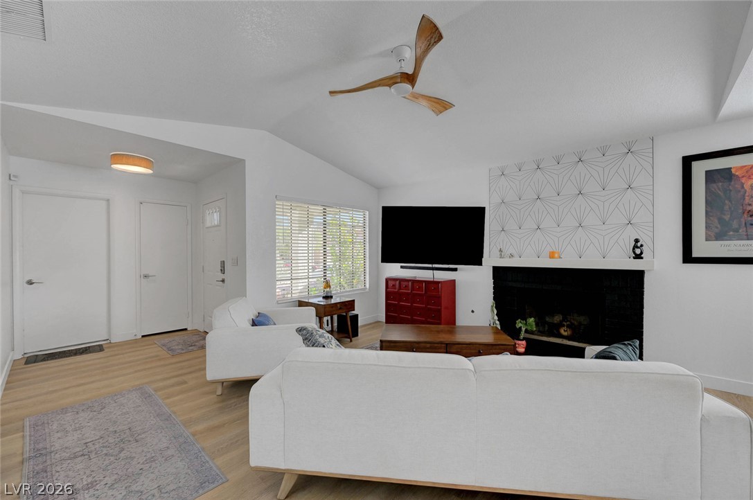 2547 Wolverton Avenue Property Photo 3