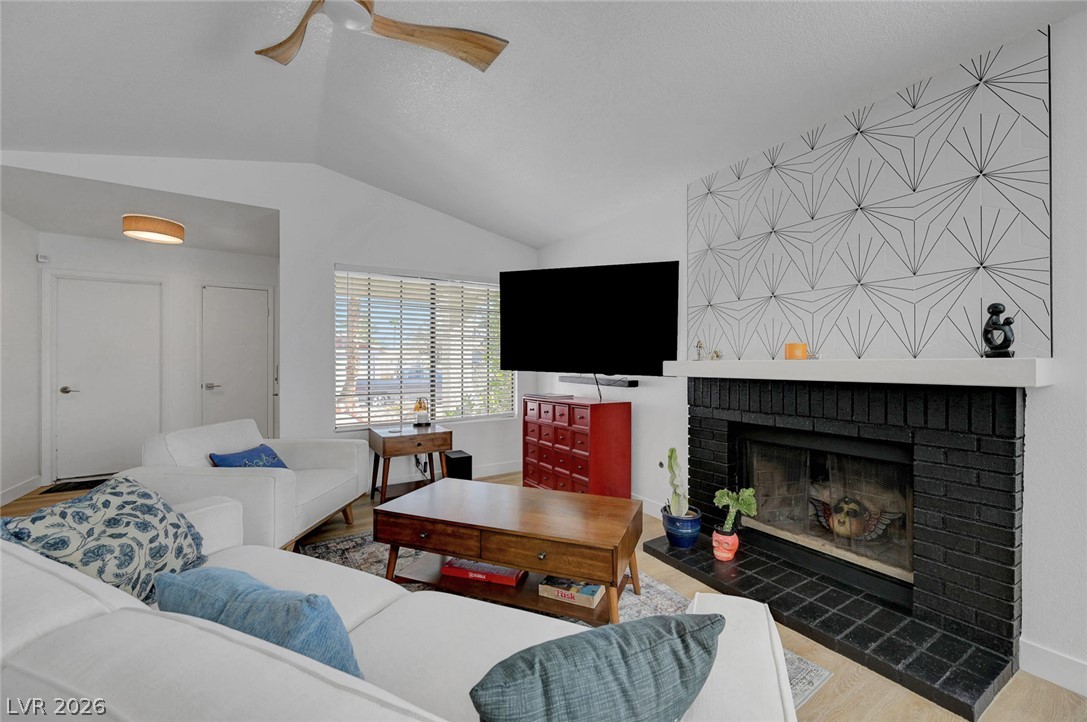 2547 Wolverton Avenue Property Photo 4