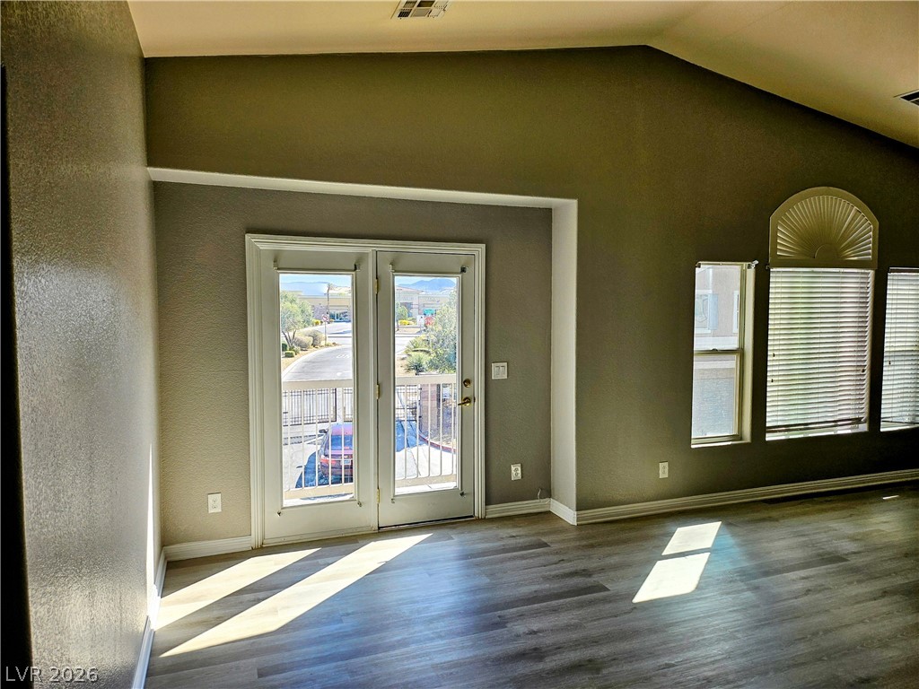10653 Petricola Street 101 Property Photo 4