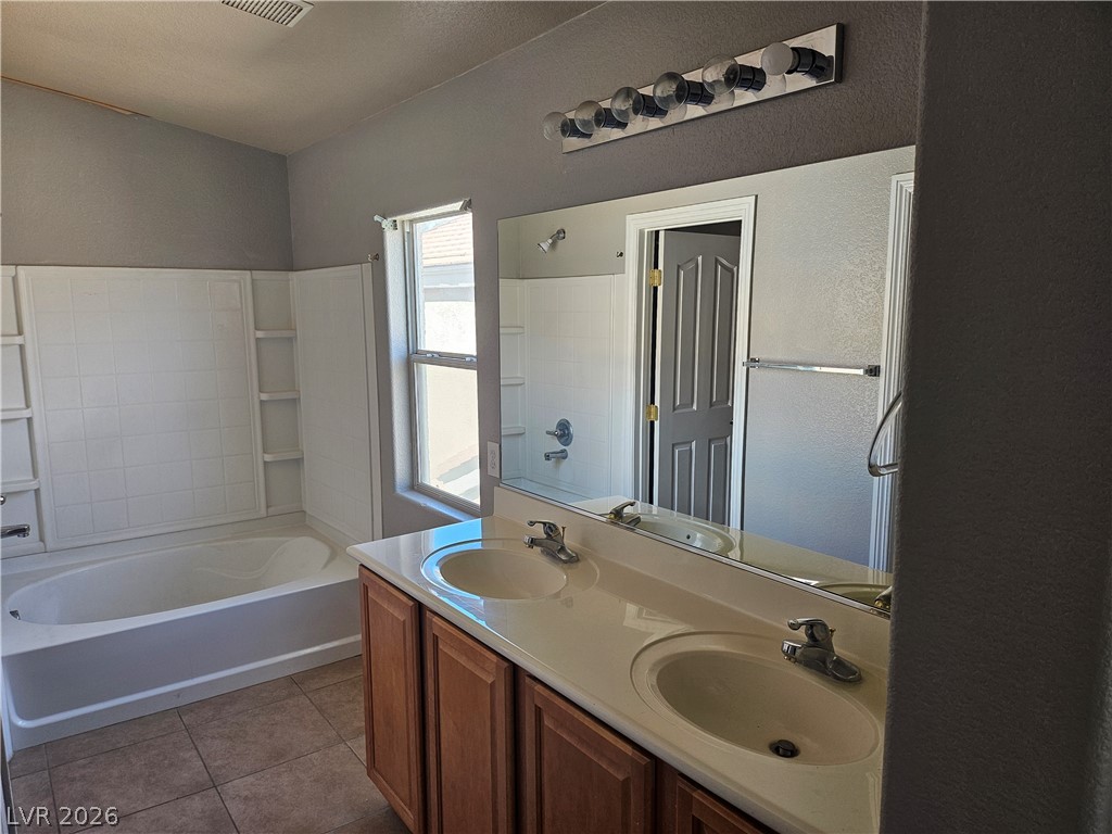 10653 Petricola Street 101 Property Photo 13