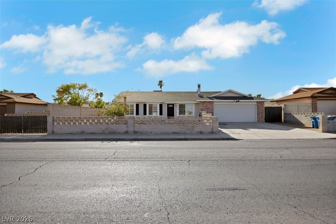 932 North Major Avenue Property Photo 1