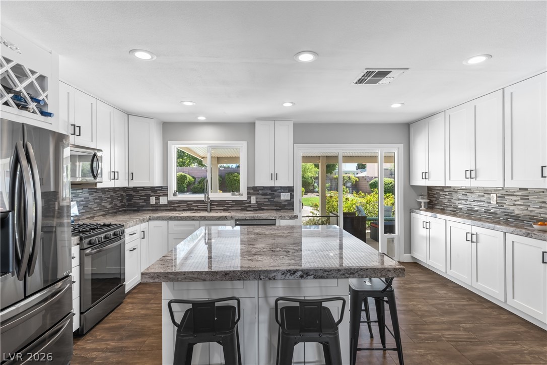 1515 Della Court Property Photo 3