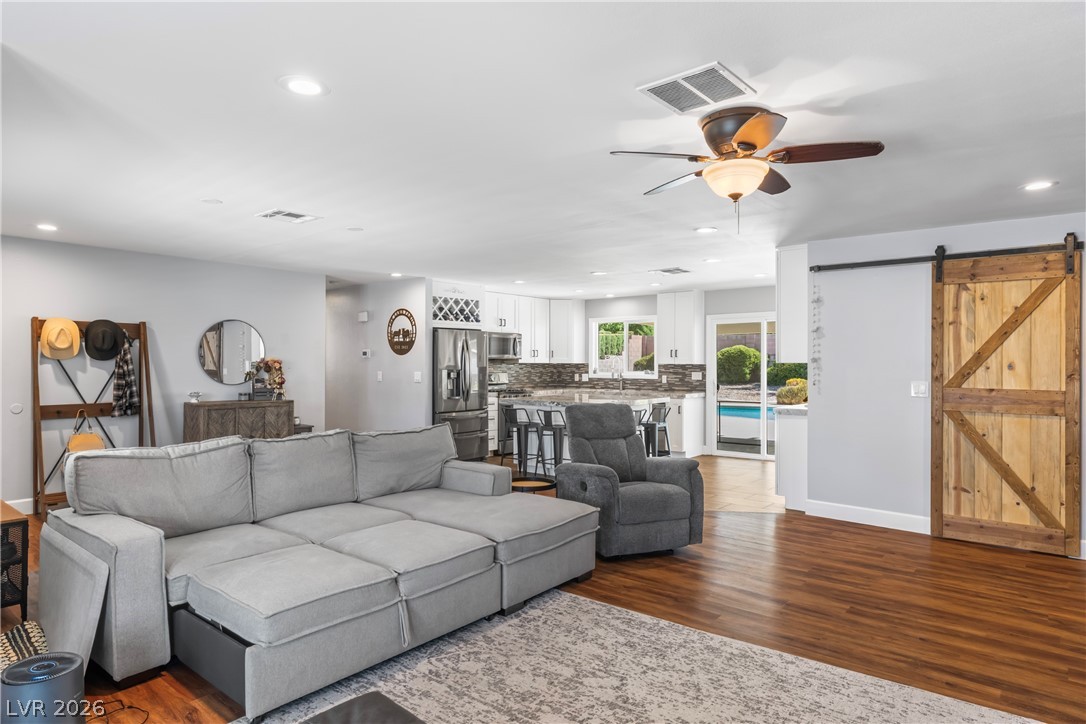 1515 Della Court Property Photo 8