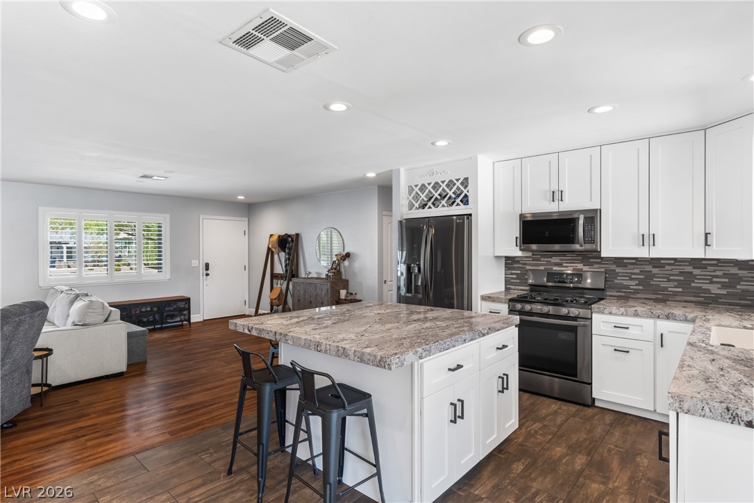 1515 Della Court Property Photo 10