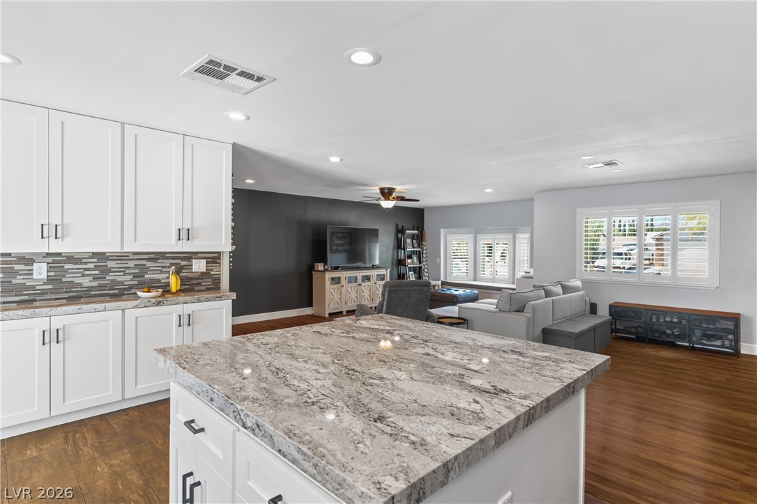 1515 Della Court Property Photo 11