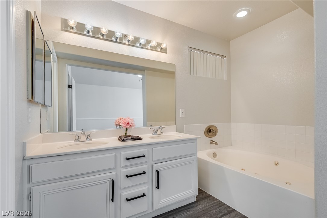 3822 Pink Frost Drive Property Photo 14