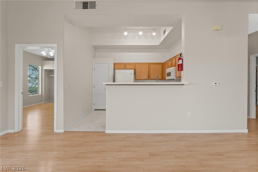 2305 West Horizon Ridge Parkway 1922 Property Photo 12