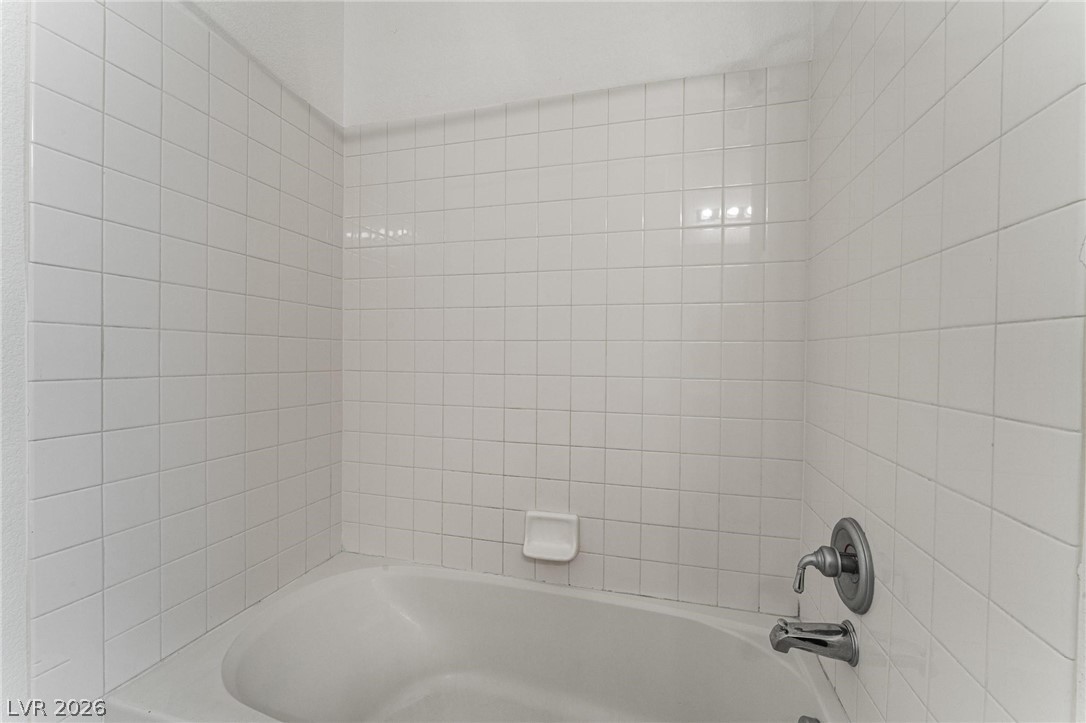 2305 West Horizon Ridge Parkway 1922 Property Photo 22