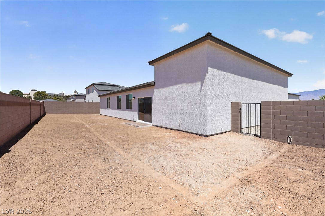 327 Sam Way Property Photo 5