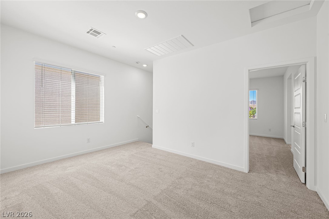9561 Sagebrush Grove Street Property Photo 13