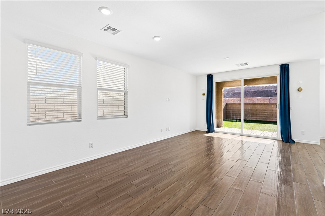 3016 Moulin Heights Street Property Photo 8