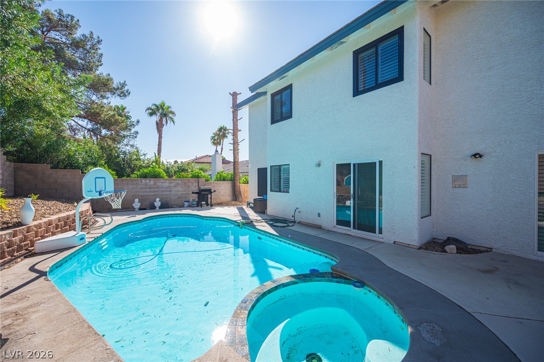 9024 Feather River Court Property Photo 7