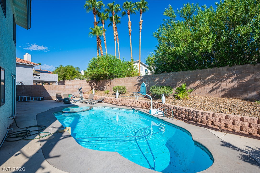 9024 Feather River Court Property Photo 9