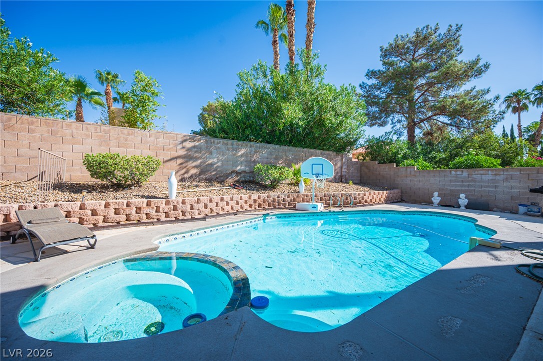9024 Feather River Court Property Photo 10