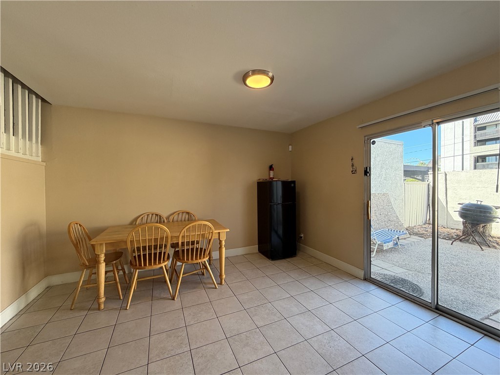 570 Willow Green Drive Property Photo 4