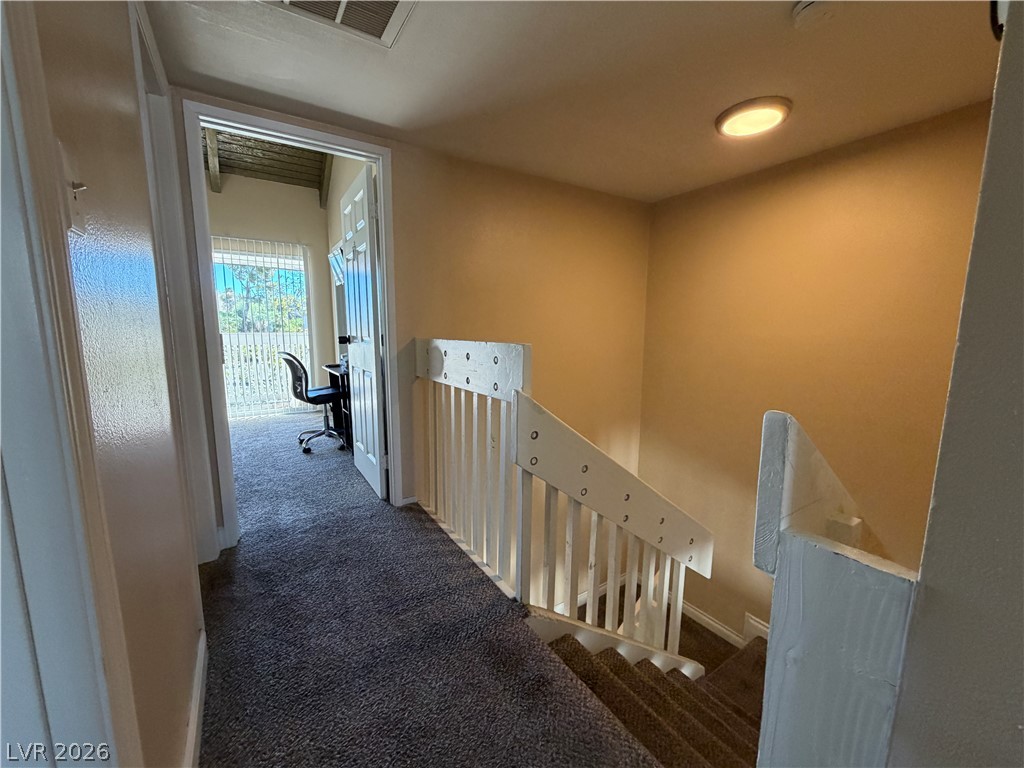 570 Willow Green Drive Property Photo 8