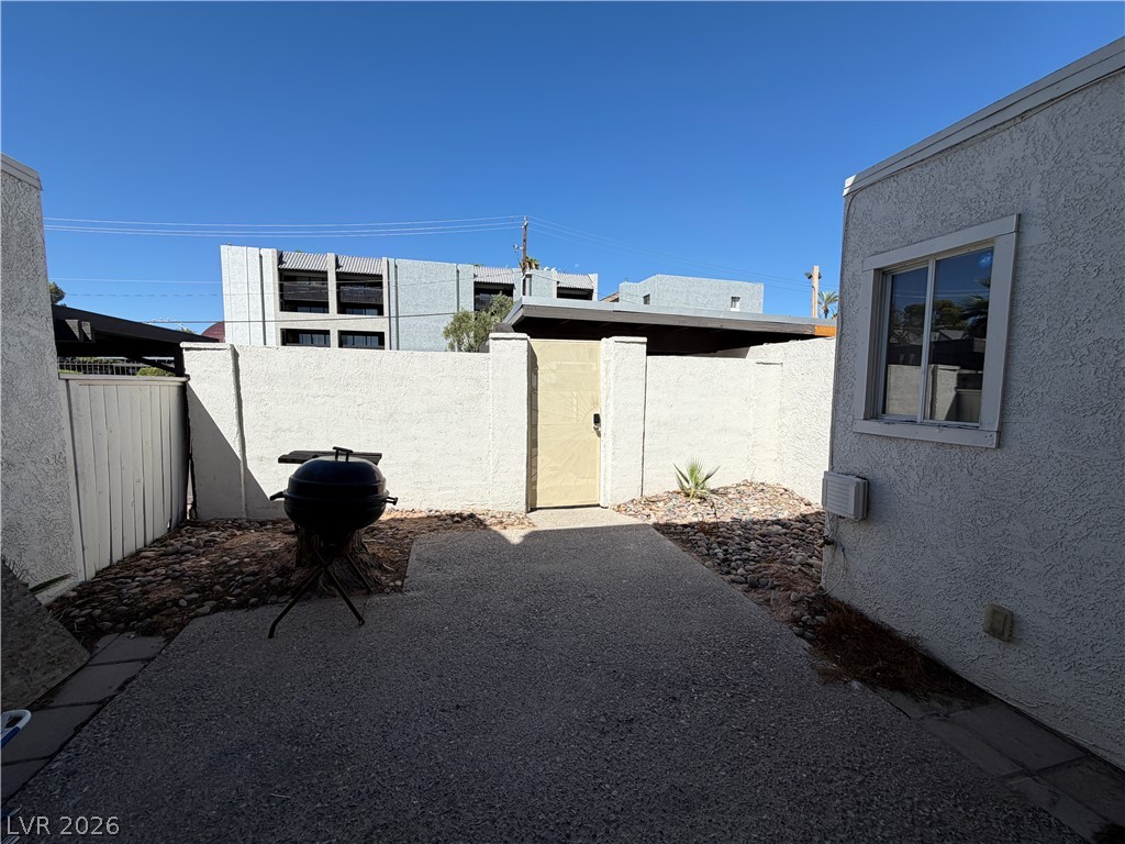 570 Willow Green Drive Property Photo 18