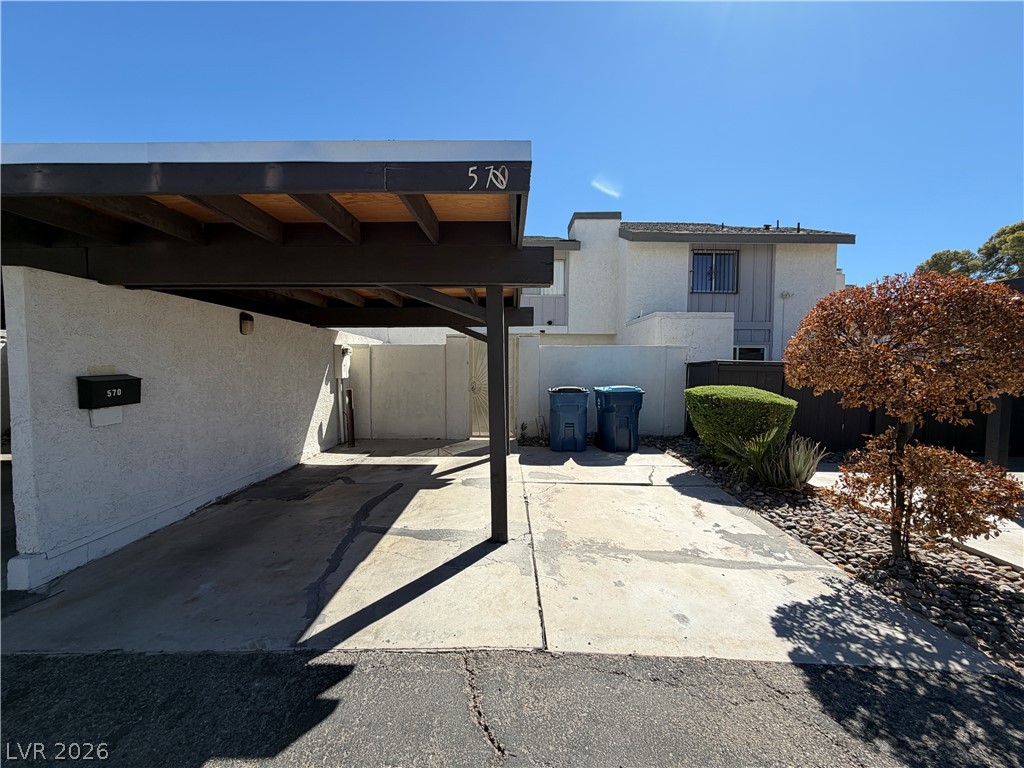 570 Willow Green Drive Property Photo 20