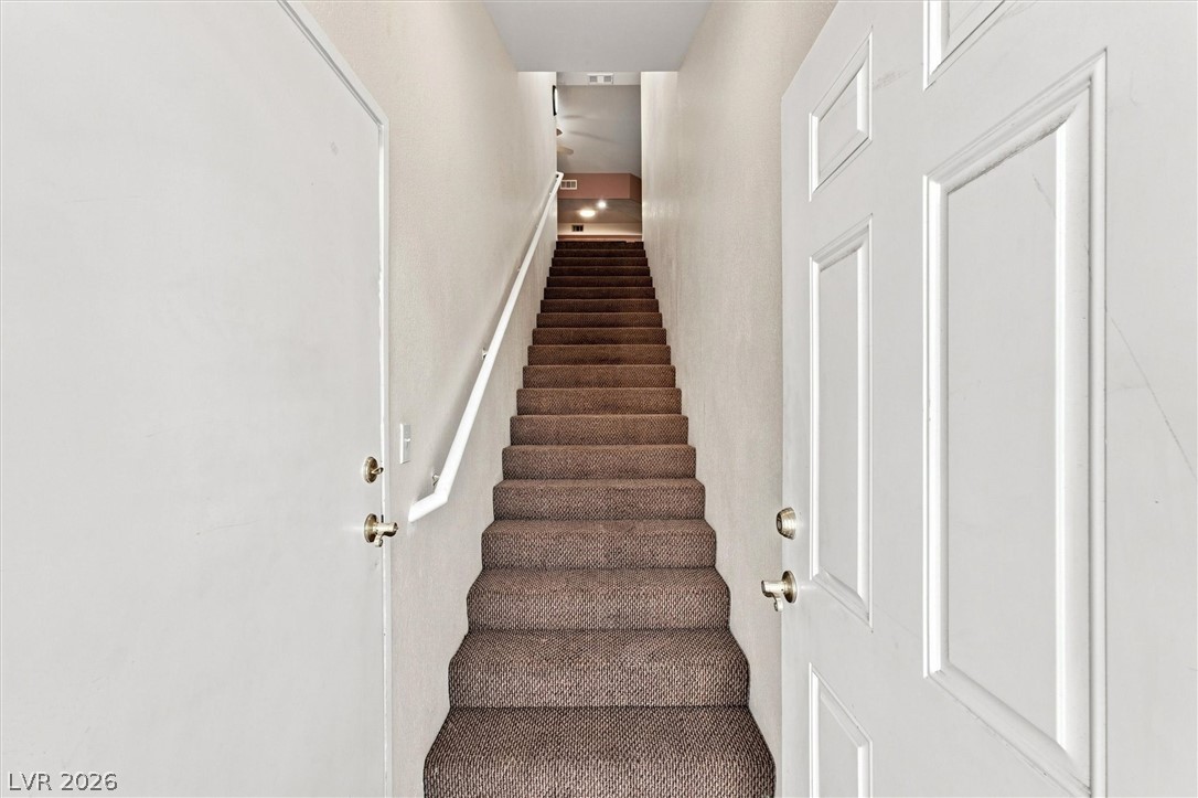 6913 Cobre Azul Avenue 201 Property Photo 4