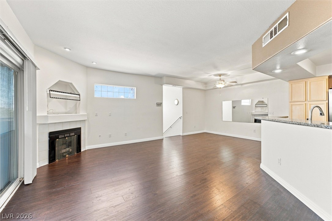6913 Cobre Azul Avenue 201 Property Photo 8