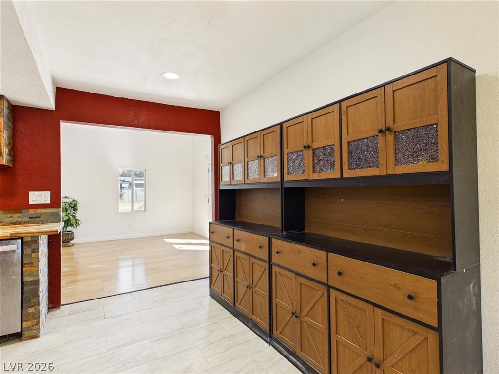 510 East Simkins Road Property Photo 8