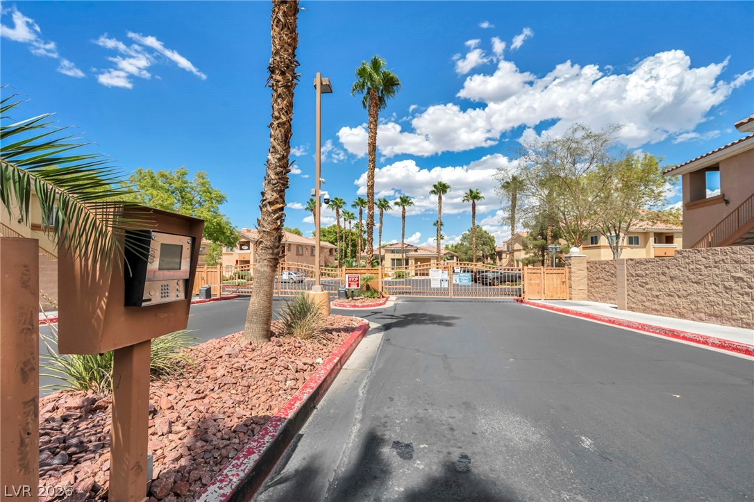 1050 East Cactus Avenue 2088 Property Photo 4