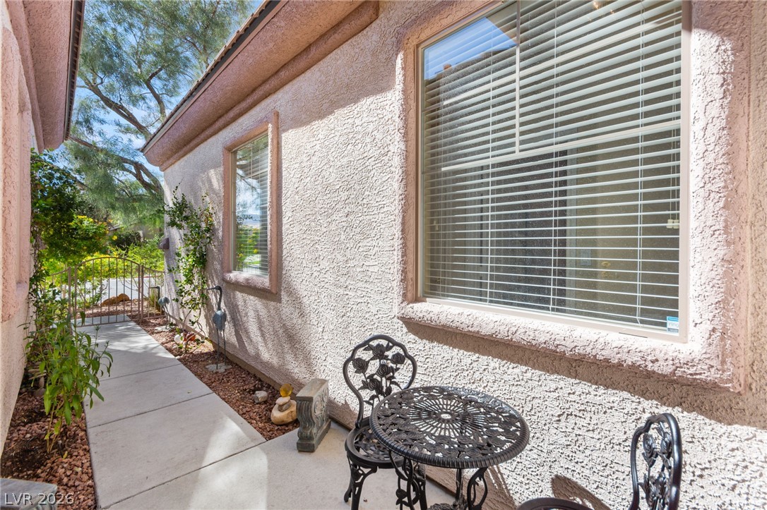 3290 Squire Street Property Photo 6