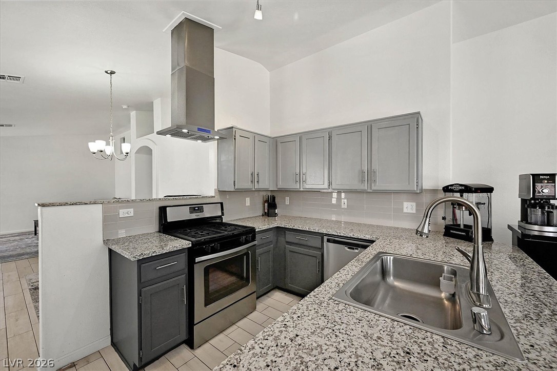 7008 Overhill Avenue Property Photo 4