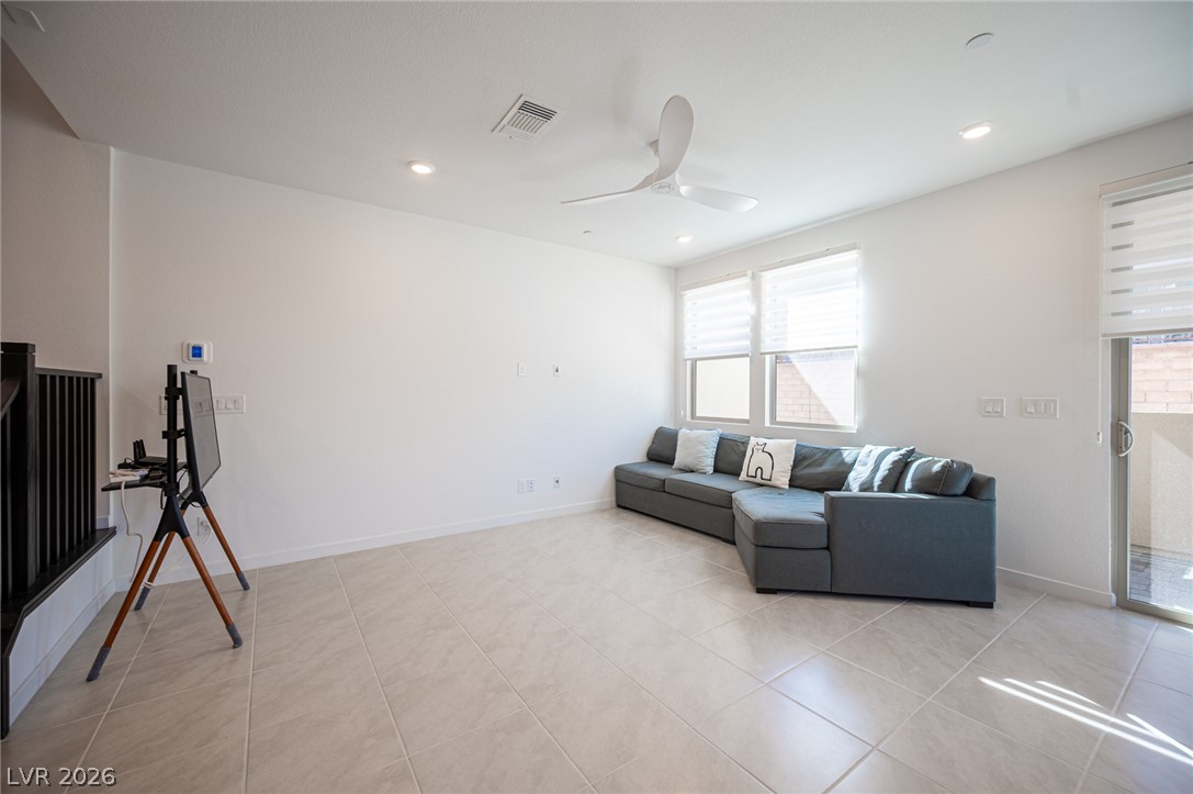 2545 Monolith Street Property Photo 8