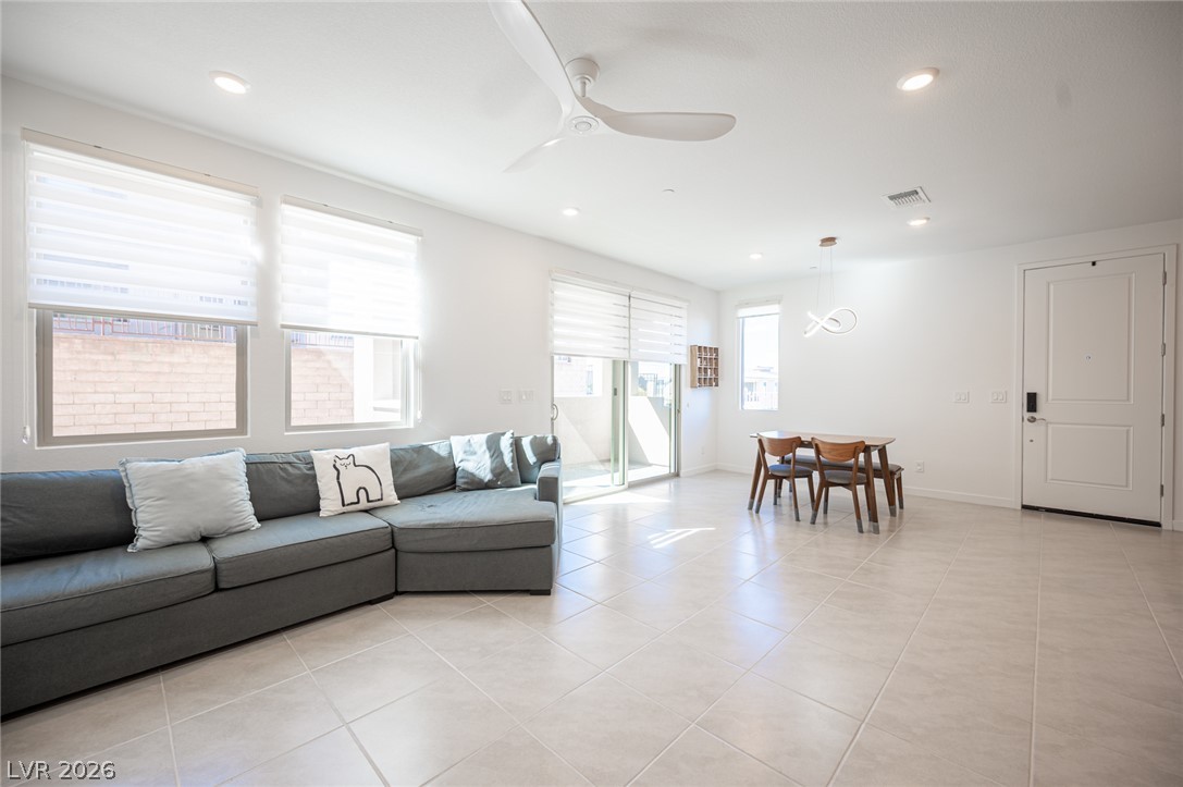 2545 Monolith Street Property Photo 9
