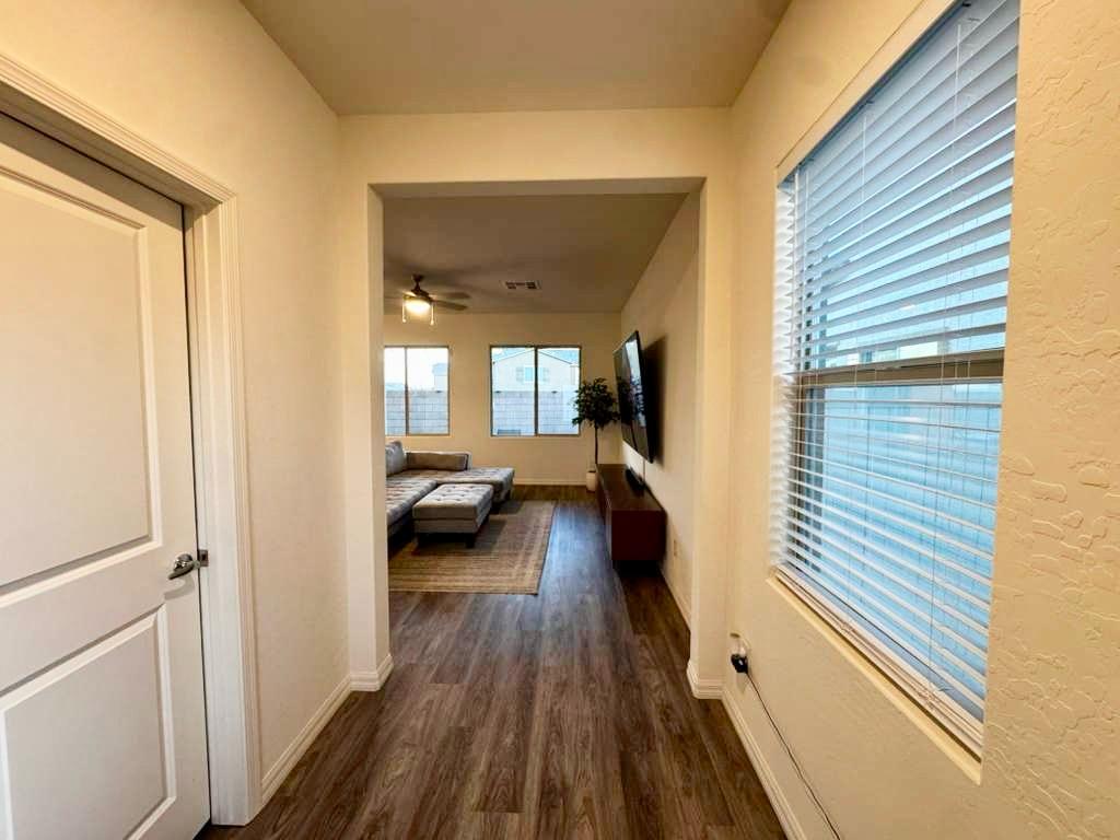 1647 Sandia Rock Avenue Property Photo 4