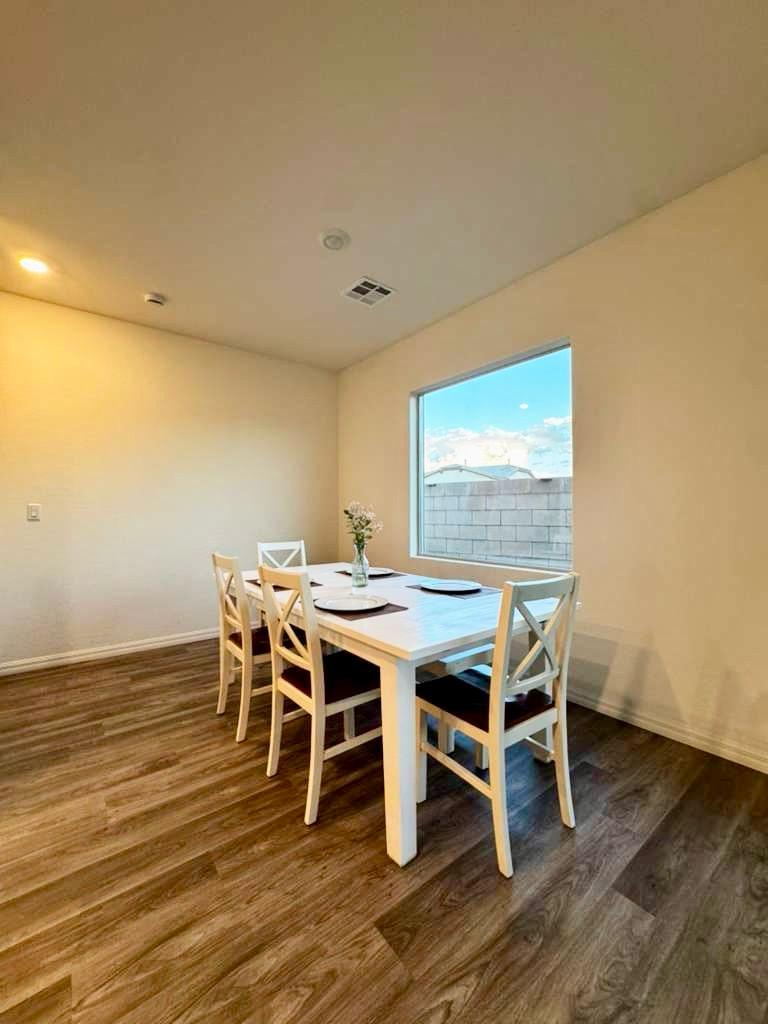 1647 Sandia Rock Avenue Property Photo 5