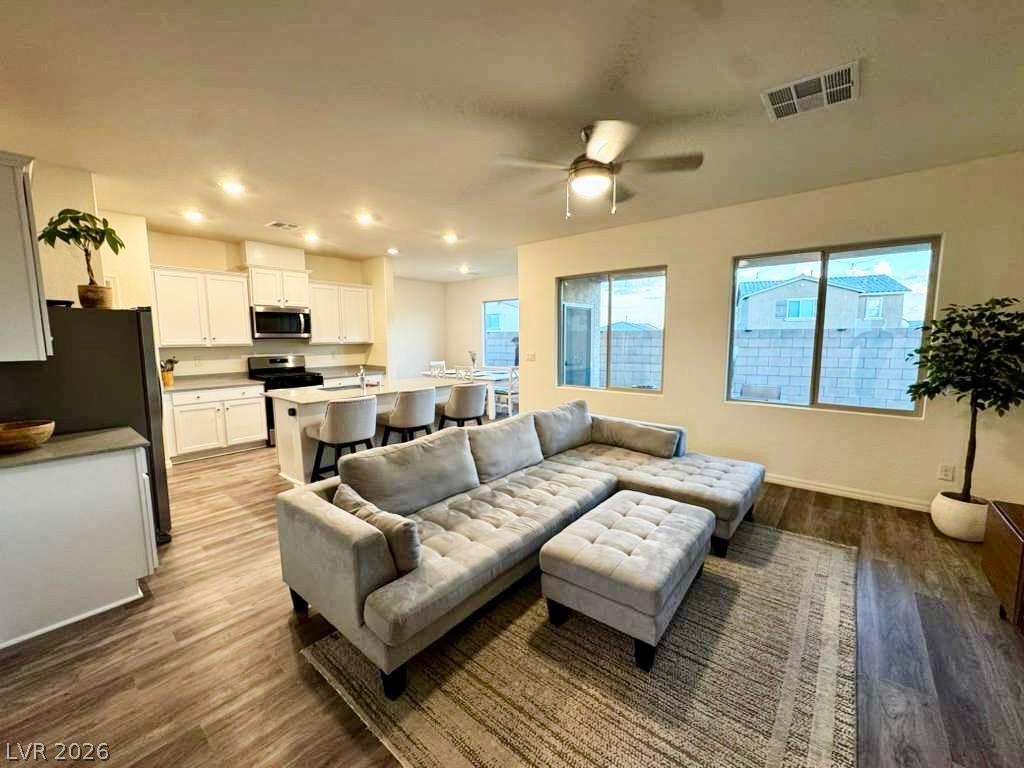 1647 Sandia Rock Avenue Property Photo 8