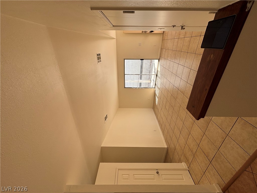 2312 Shady Hill Avenue Property Photo 3