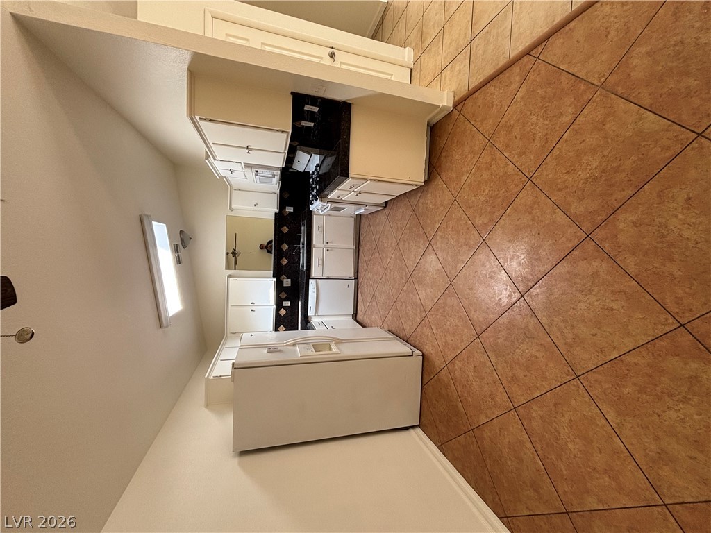 2312 Shady Hill Avenue Property Photo 4