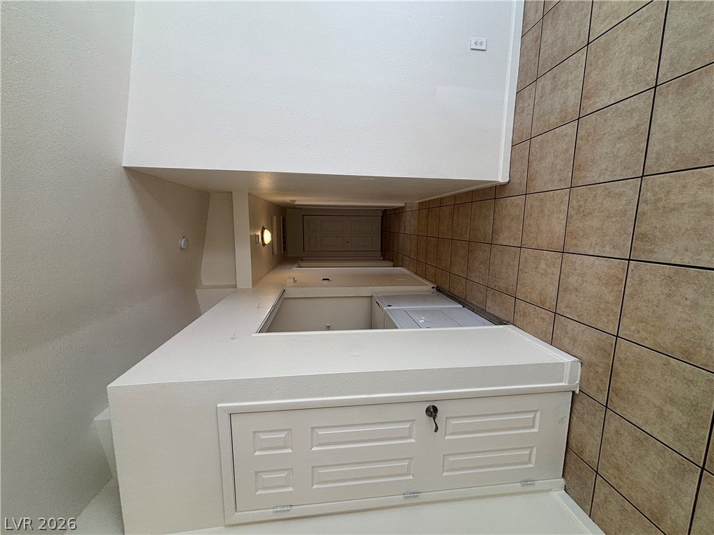 2312 Shady Hill Avenue Property Photo 6