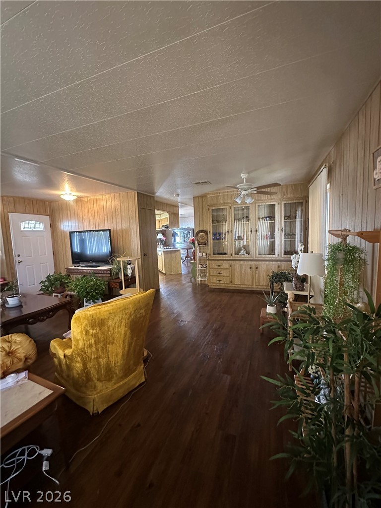 5073 Ridge Avenue Property Photo 3